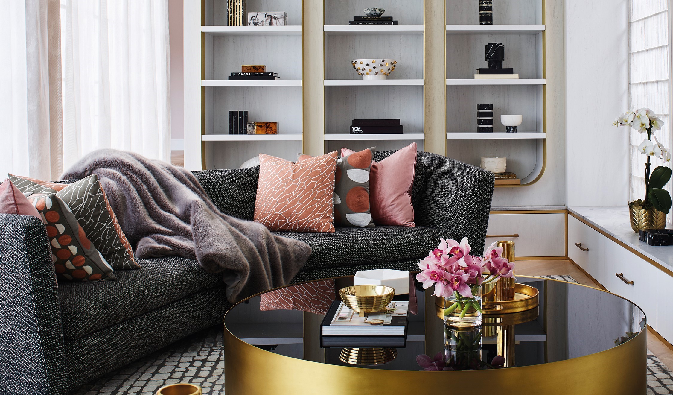 位於雪梨郊區的 Inner West House，Greg Natale 透過現代手法演譯單色魅力。