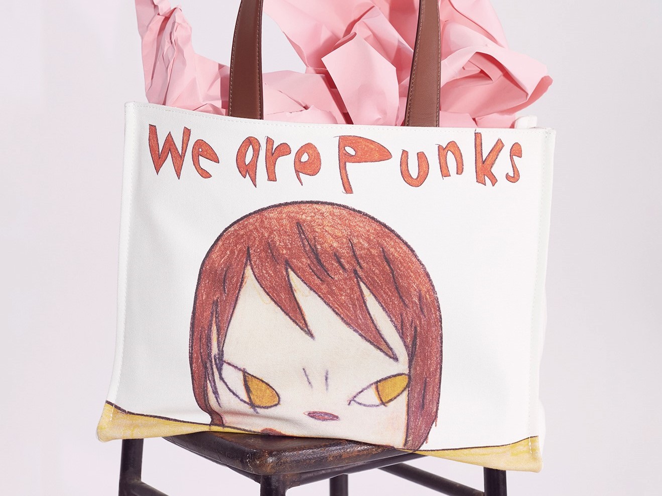 奈良美智從小女孩的雙眼表達各種情感，藉此為作品加深了令人玩味的藝術性。他也鼓勵有志朝向藝術工作者的人多接觸和畫畫無關的事，尤其是攝影、音樂、電影、文學，「因為認識了它們，使我沒成為普通的藝術家。」