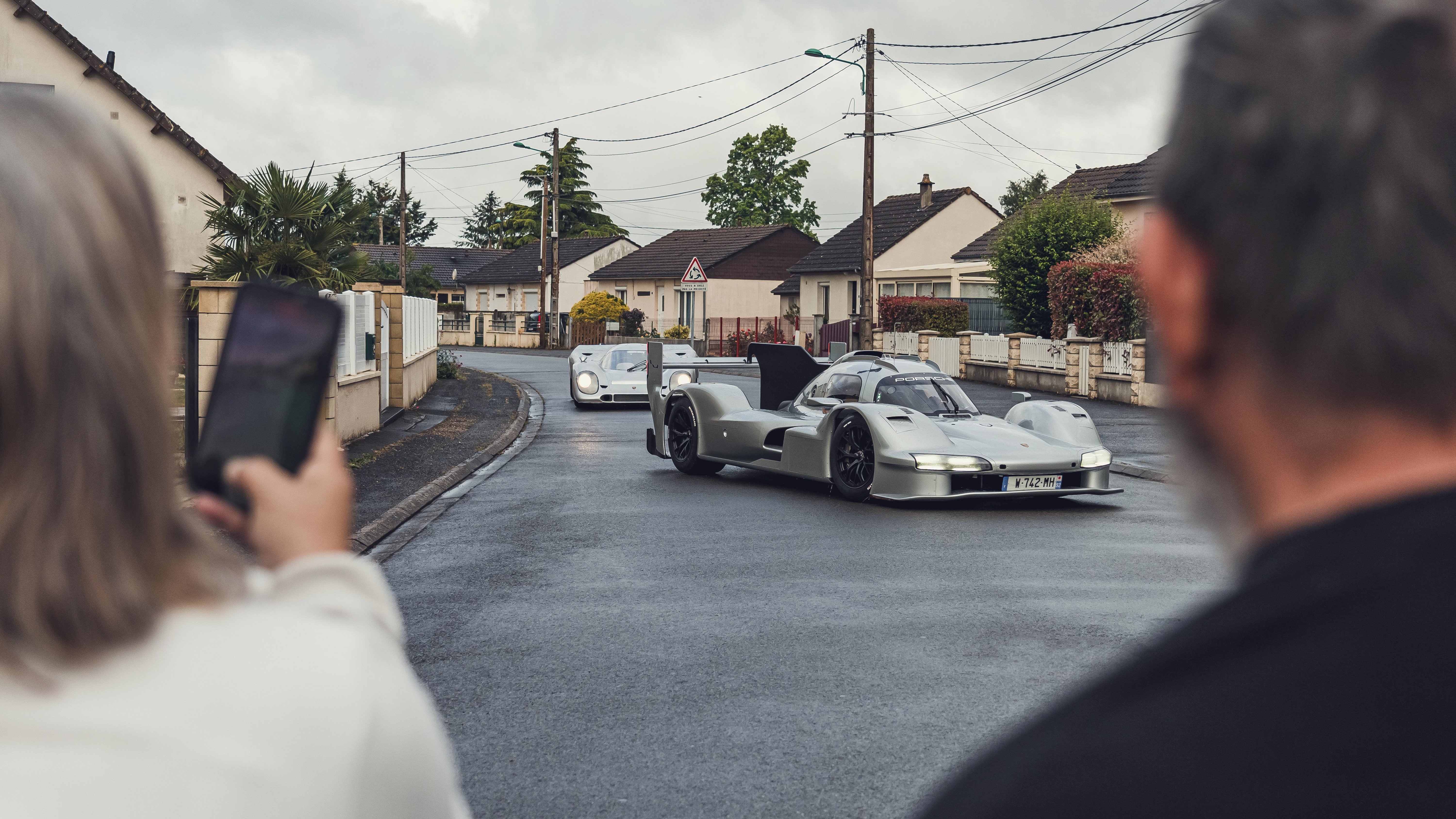 The Allure of Limited-Edition Supercars 移動之鑽 限量頂尖跑車魅力