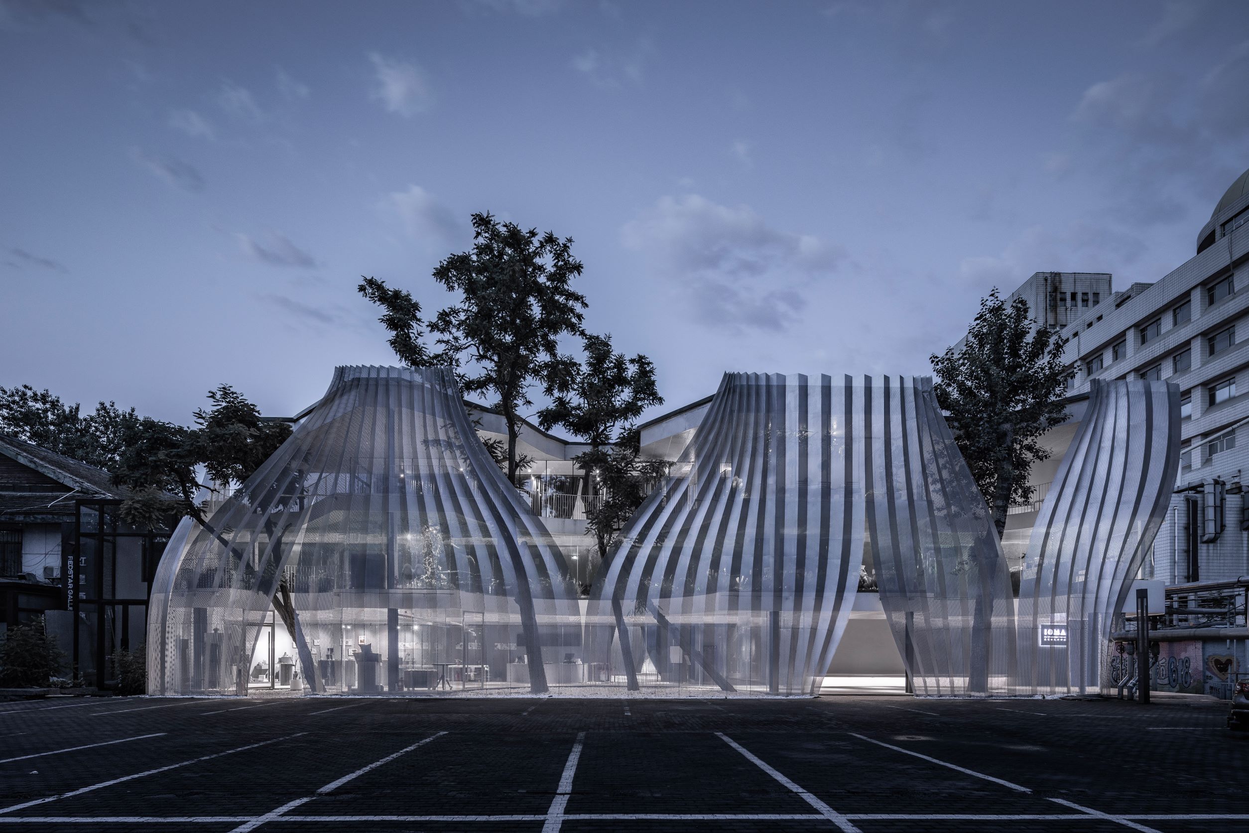 OLD MEETS NEW: IOMA ART CENTER 蛻變,在新舊交會之後 - 廢廠房化身藝術中心